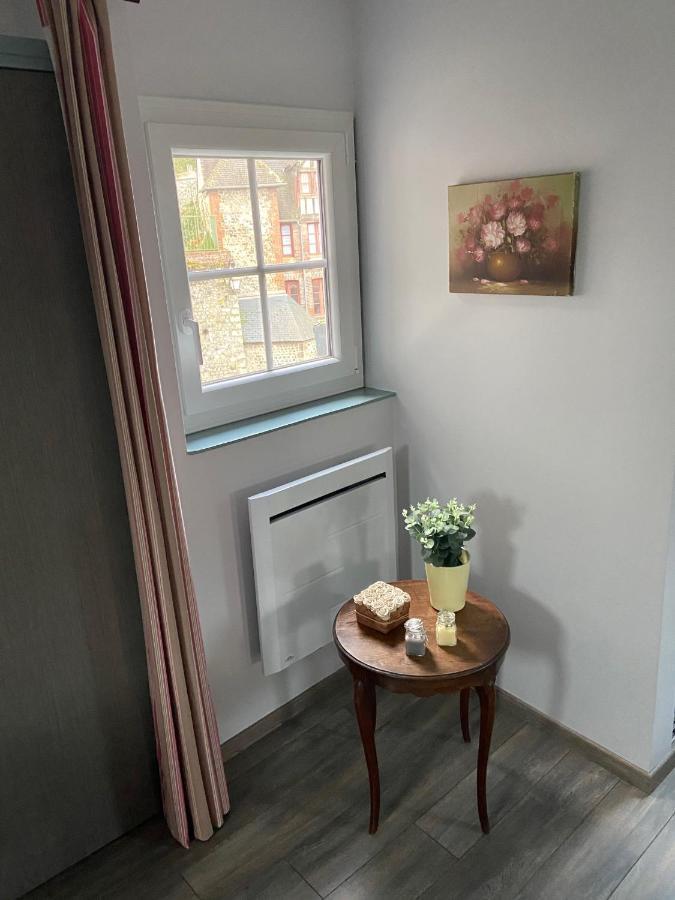 Sous Les Toits D'Honfleur Apartment Екстериор снимка