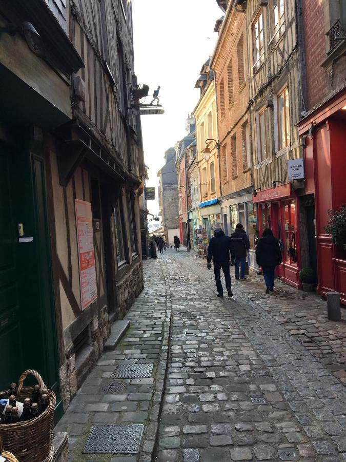 Sous Les Toits D'Honfleur Apartment Екстериор снимка